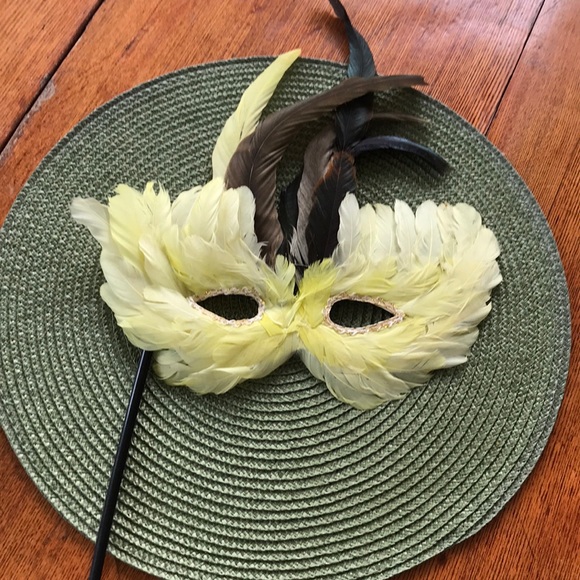 Yellow Feather Mask - Picture 3 of 6